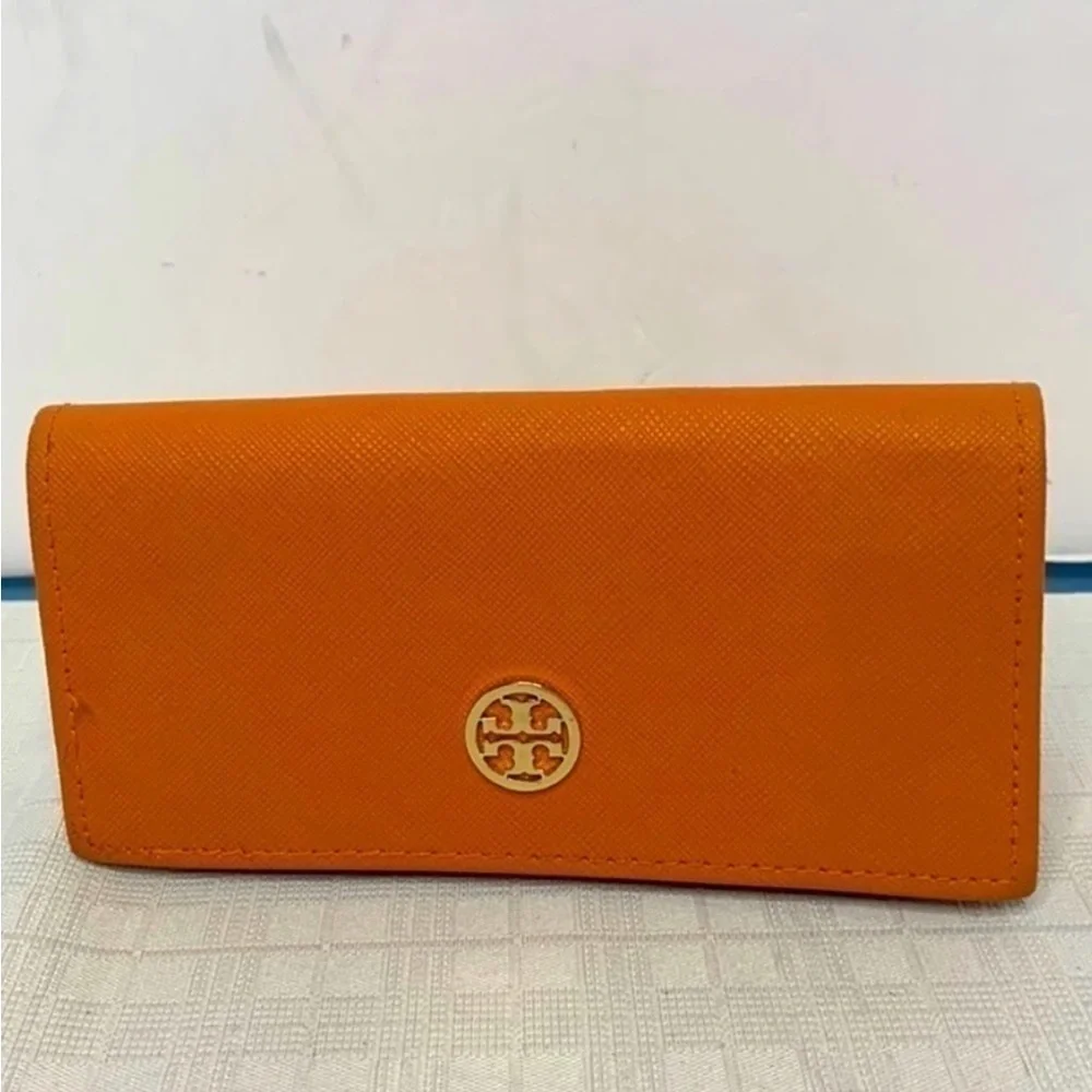 Tory Burch Glasses / Sunnies case in Orange with gold tone emblem